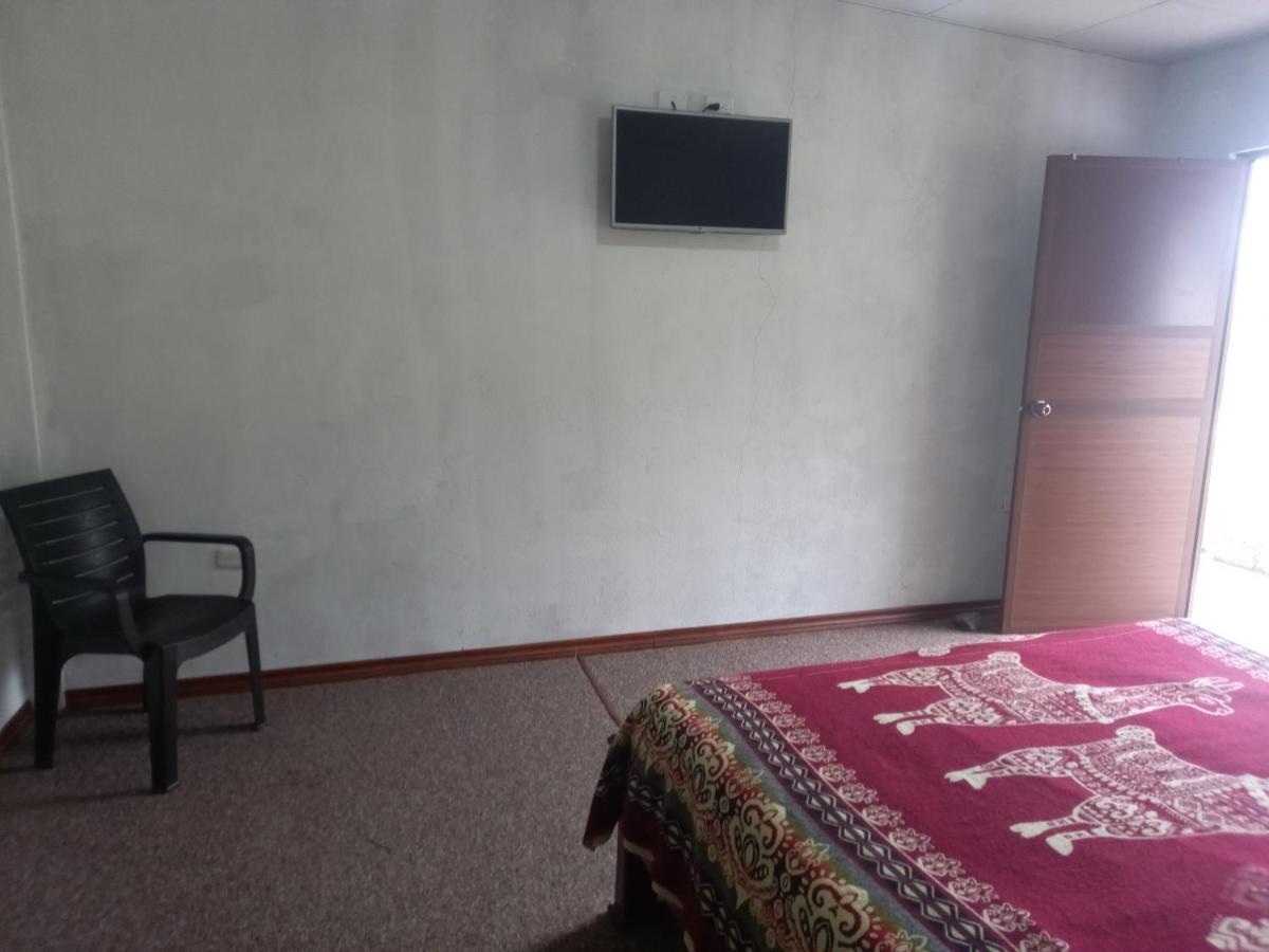 Montano Camping & Hostel Баньос Экстерьер фото